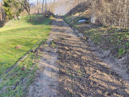 Urejanje JP-707052GLOBOKA DOLINA v Čentibi